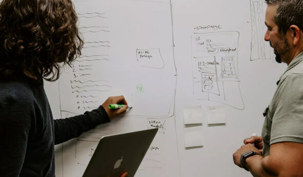 Wanneer is het tijd voor iemand van buiten? | Andersom